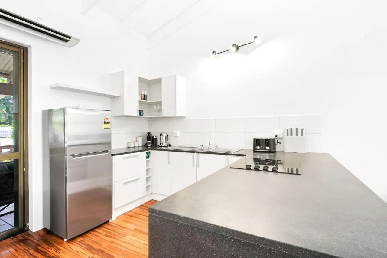 Tropical Beachside Townhouse Πορτ Ντάγκλας Αυστραλία